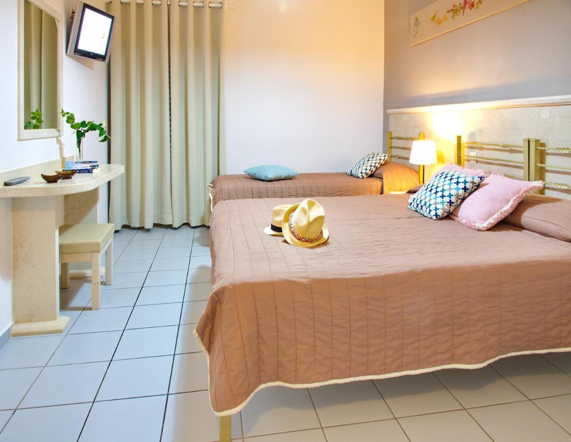 Hotel Maria Rousse Malia Esterno foto