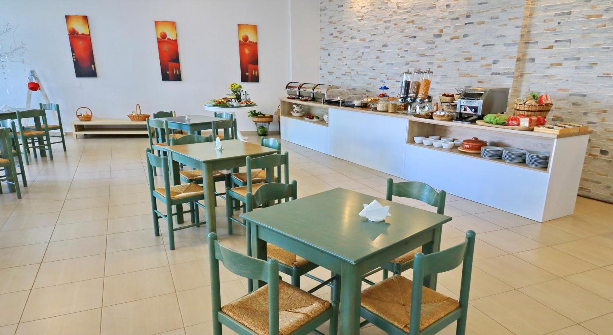 Hotel Maria Rousse Malia Esterno foto